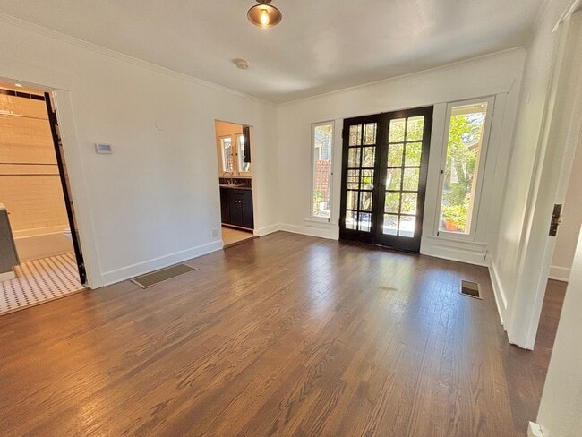1142 W Kensington Rd in Los Angeles, CA - Building Photo - Building Photo