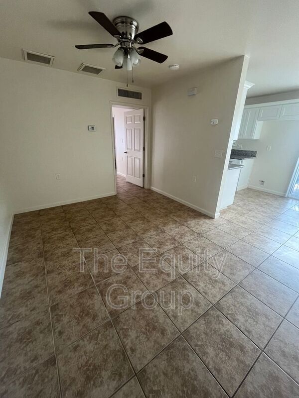 813 N Floral St in Visalia, CA - Building Photo - Building Photo