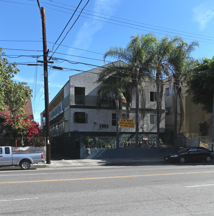 Daly Street Apartments in Los Angeles, CA - Foto de edificio