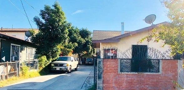 810 W 42nd Pl in Los Angeles, CA - Building Photo