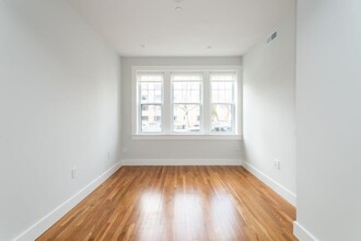 16 Forest St in Cambridge, MA - Building Photo - Building Photo