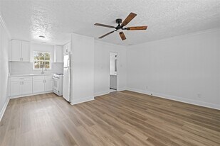 923 Knight St in Houston, TX - Building Photo