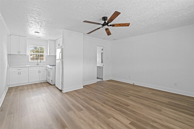 property at 923 Knight St