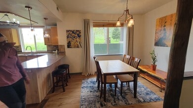 1600 Pinebrook Blvd, Unit i-3 in Park City, UT - Foto de edificio - Building Photo