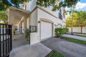 1730 Thomas St in Hollywood, FL - Building Photo - Building Photo