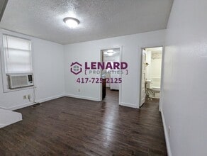 635 S Douglas Ave in Springfield, MO - Building Photo - Building Photo