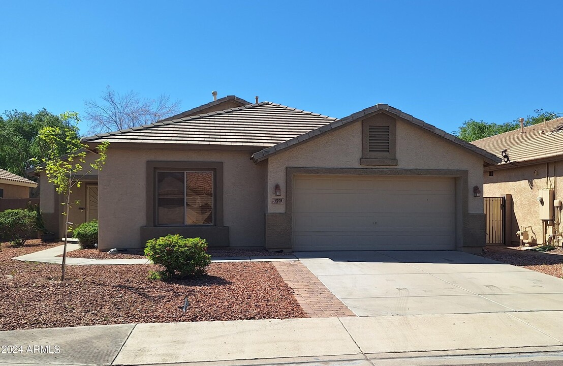 9205 W Lone Cactus Dr in Peoria, AZ - Building Photo