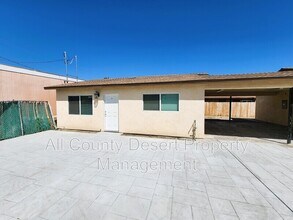 73930 Santa Rosa Way in Palm Desert, CA - Building Photo - Building Photo