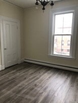 295 Brown St in Westbrook, ME - Building Photo