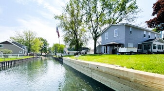 134 Eckfield Dr in Algonac, MI - Building Photo