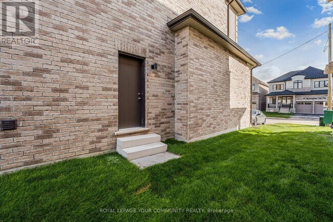 14 Donnybrook Ct in Brampton, ON - Building Photo - Building Photo