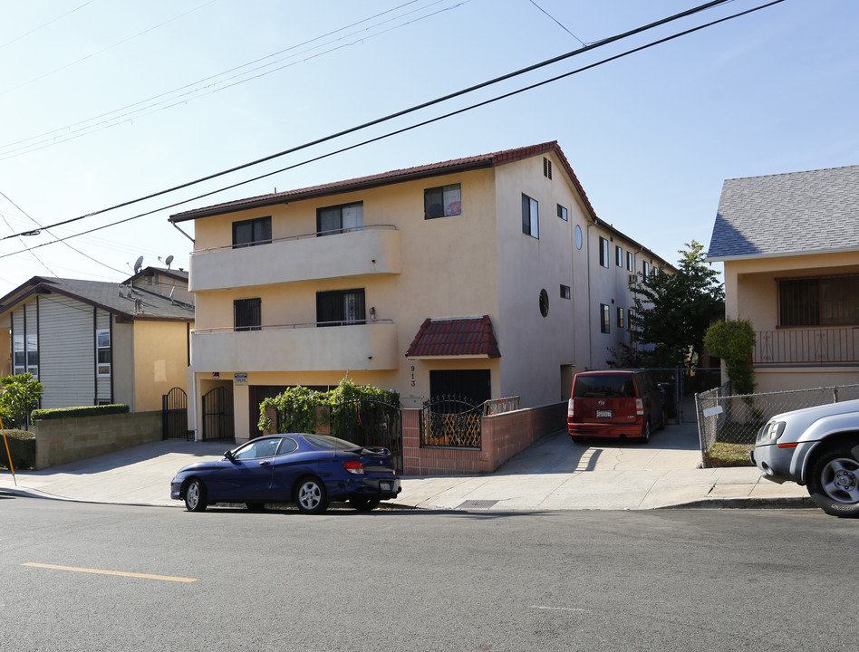 913 Centennial St in Los Angeles, CA - Building Photo