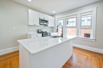 103-105 Tyndall Ave in Providence, RI - Foto de edificio - Building Photo