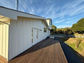 31425 Green Rd in Cloverdale, CA - Building Photo - Building Photo