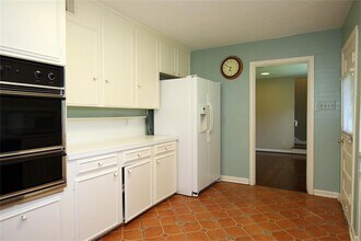 2332 Suffolk Dr in Houston, TX - Building Photo - Building Photo