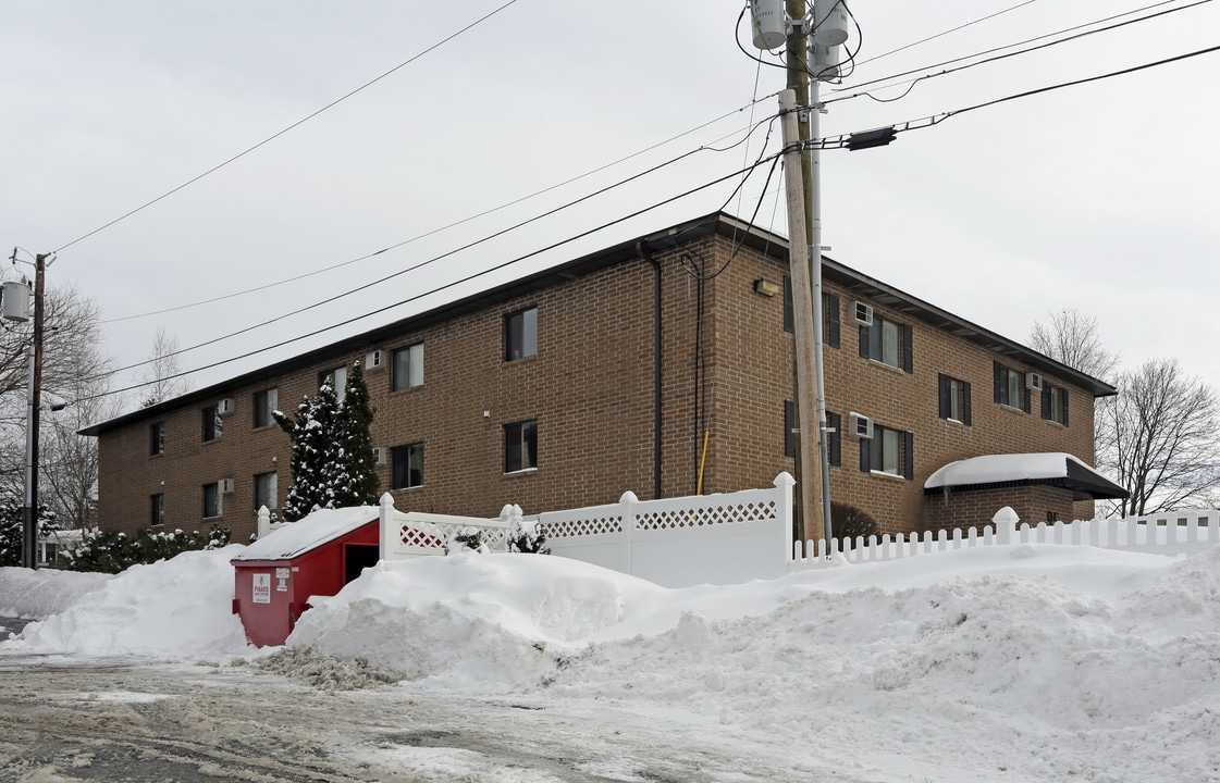 95 River Rd in Manchester, NH - Foto de edificio