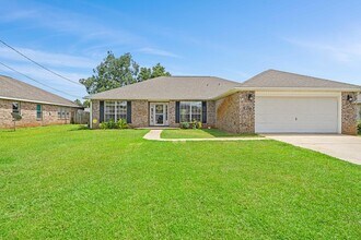 8517 High School Blvd in Navarre, FL - Foto de edificio - Building Photo