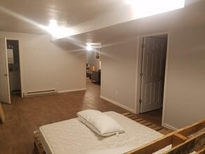 2016 1/2 Davis St. in Iowa City, IA - Building Photo - Building Photo