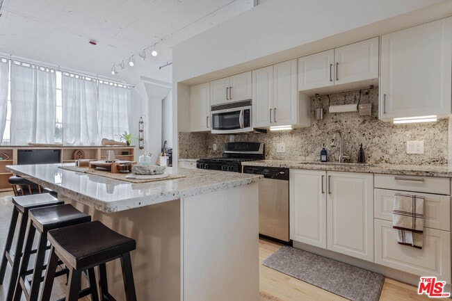 420 San Pedro St in Los Angeles, CA - Building Photo - Building Photo