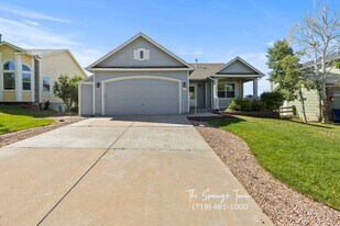 108 Pistol Creek Dr in Monument, CO - Building Photo