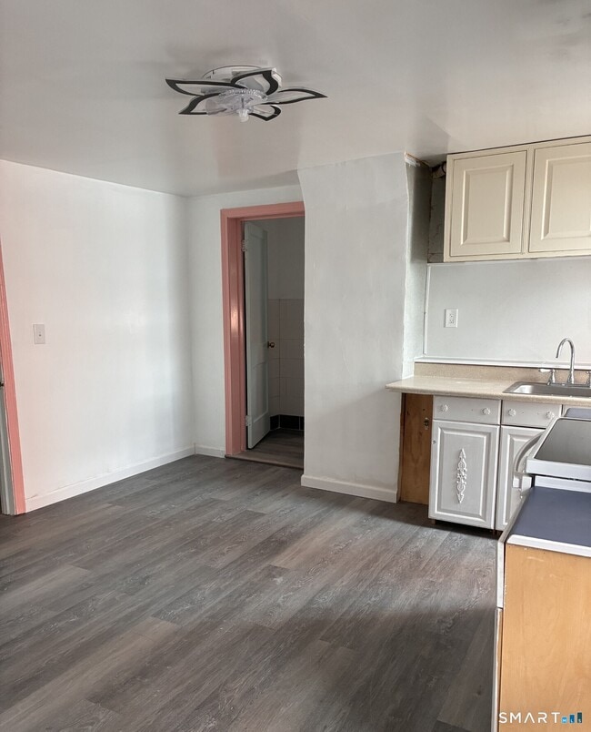 440 Main St in Winchester, CT - Building Photo - Building Photo