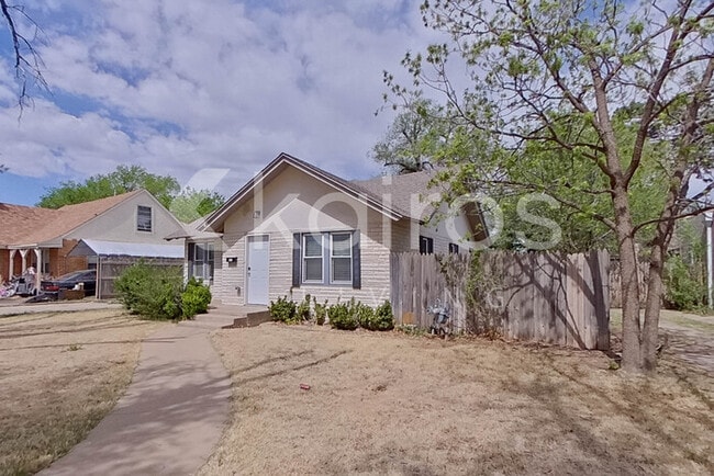 411 Sunset Terrace in Amarillo, TX - Building Photo - Building Photo