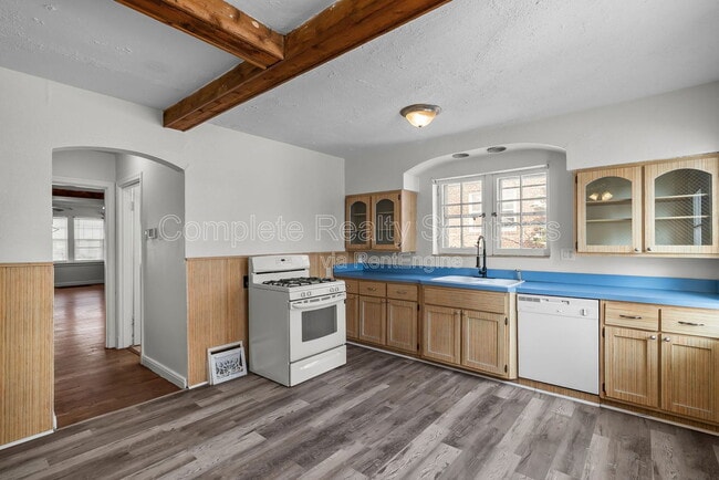 8026 Wynwood Dr in Affton, MO - Building Photo - Building Photo