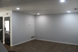 1823 Worthington Run Dr in Columbus, OH - Foto de edificio - Building Photo