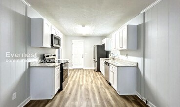2507 Dawn Dr in Decatur, GA - Building Photo - Building Photo