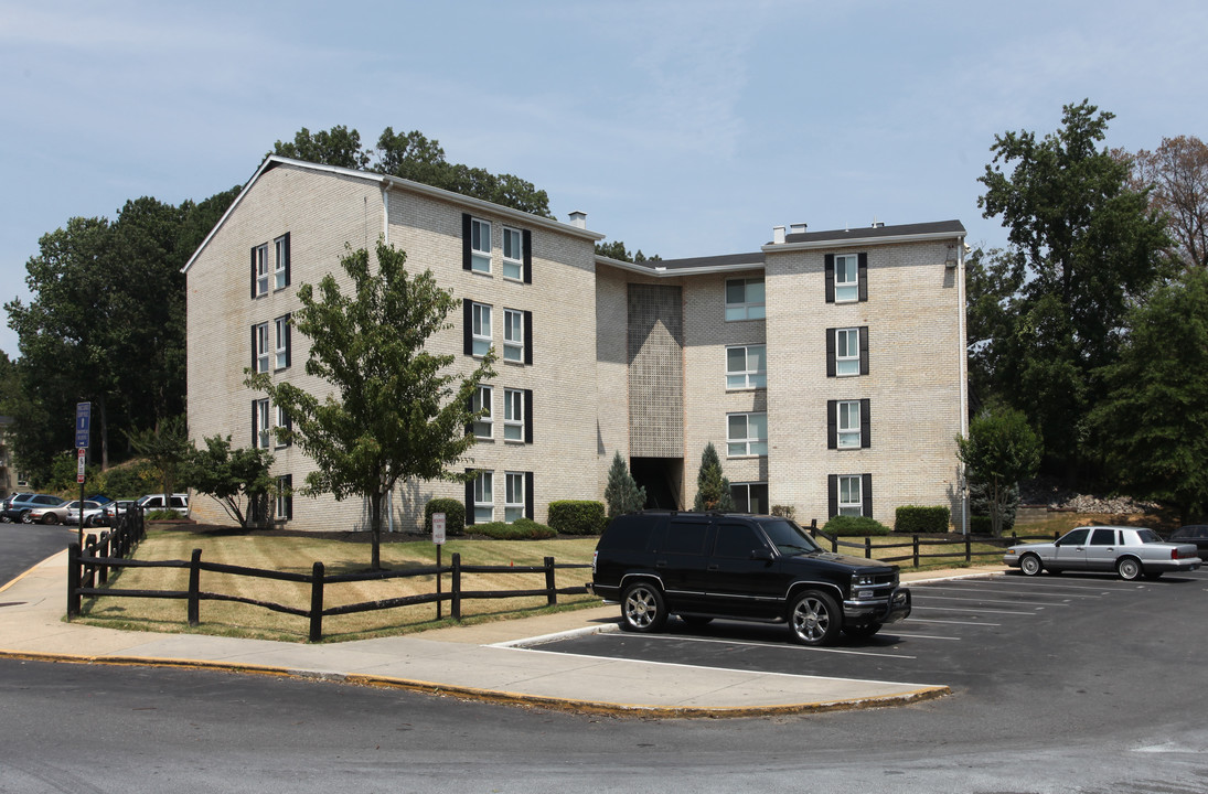 Imperial Gardens in Suitland, MD - Building Photo