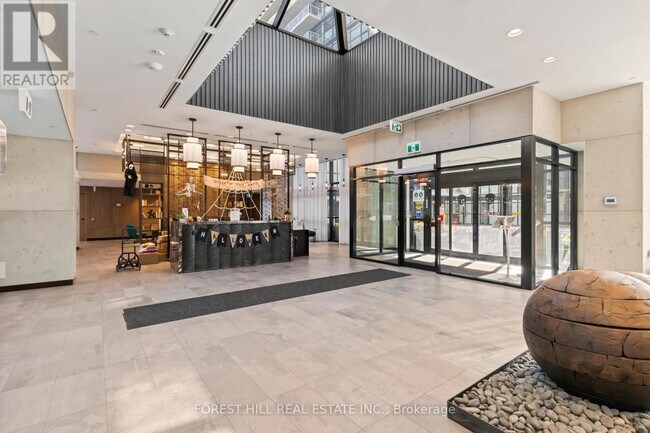 251 Manitoba St in Toronto, ON - Building Photo - Building Photo