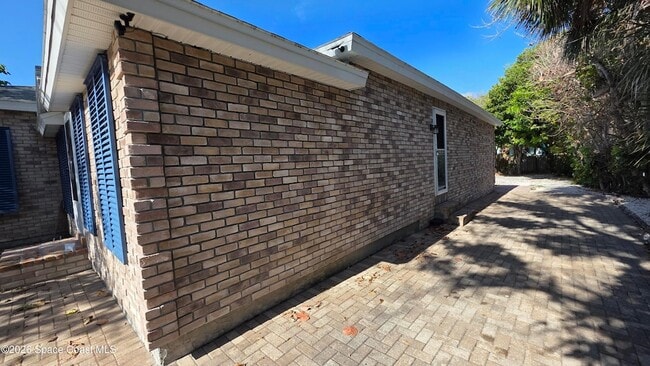 1550 S Atlantic Ave, Unit 3 Bed in Cocoa Beach, FL - Building Photo - Building Photo