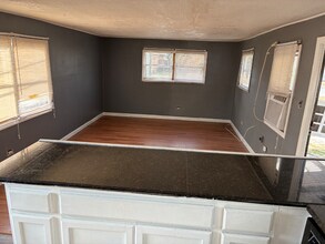 47 Brenda Ln in Mary Esther, FL - Foto de edificio - Building Photo