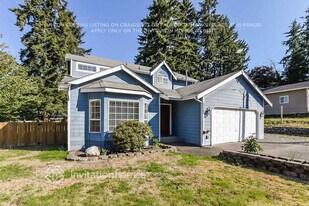 12105 119th St E in Puyallup, WA - Building Photo