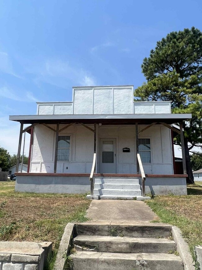 property at 2202 S Joplin Ave