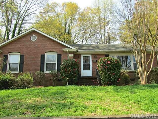 6512 Springfield Dr in Charlotte, NC - Building Photo