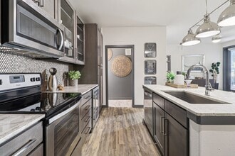 Revl Crockett Row in Fort Worth, TX - Building Photo - Building Photo