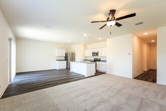 5539 Bluebell Mdw in Converse, TX - Building Photo - Building Photo