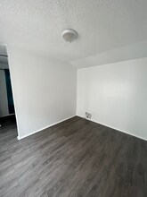 424 S Broadway, Unit B in Redondo Beach, CA - Building Photo - Building Photo