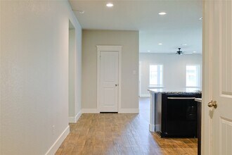 707 Acacia Park Ln in Arcola, TX - Building Photo - Building Photo