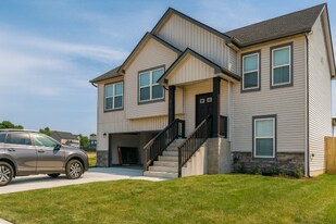 511 Ayden Ln in Clarksville, TN - Building Photo