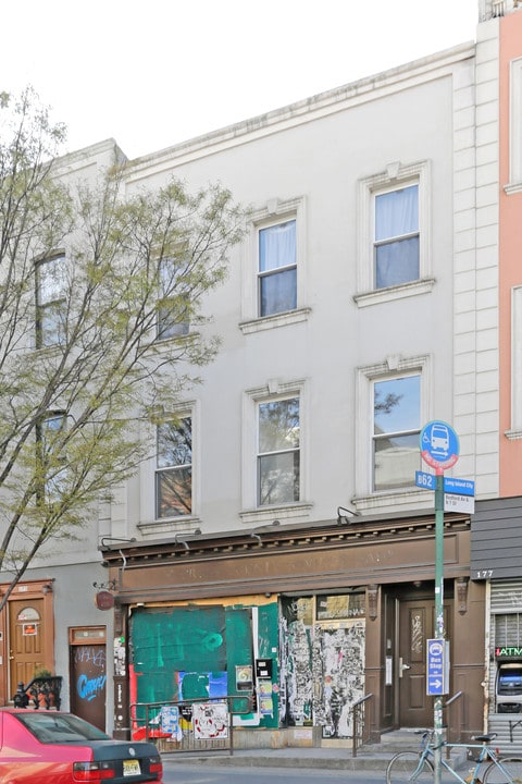 175 Bedford Ave in Brooklyn, NY - Building Photo