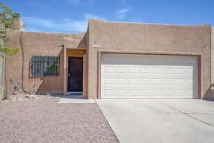 6909 Cleghorn Rd NW in Albuquerque, NM - Building Photo