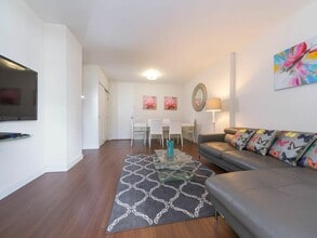 576 9th Ave in New York, NY - Building Photo - Building Photo