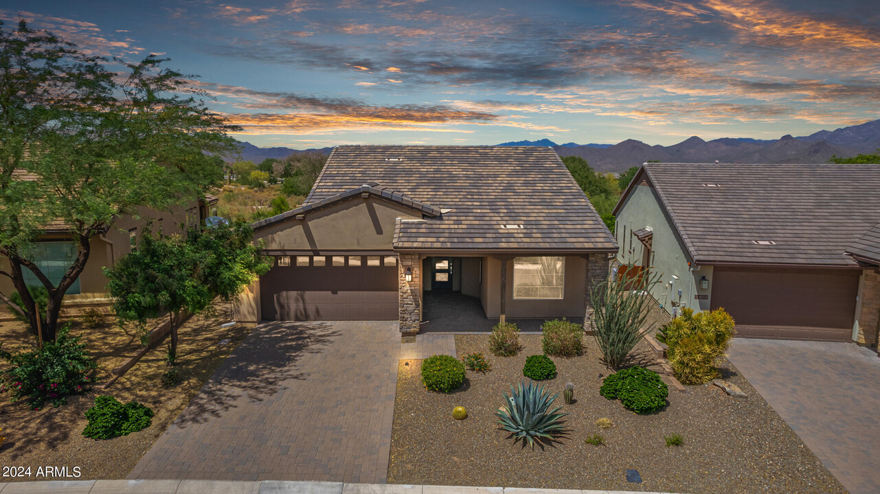 18076 E Vista Desierto in Rio Verde, AZ - Building Photo