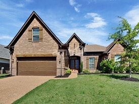 45 Donna Lyn Dr in Oakland, TN - Building Photo