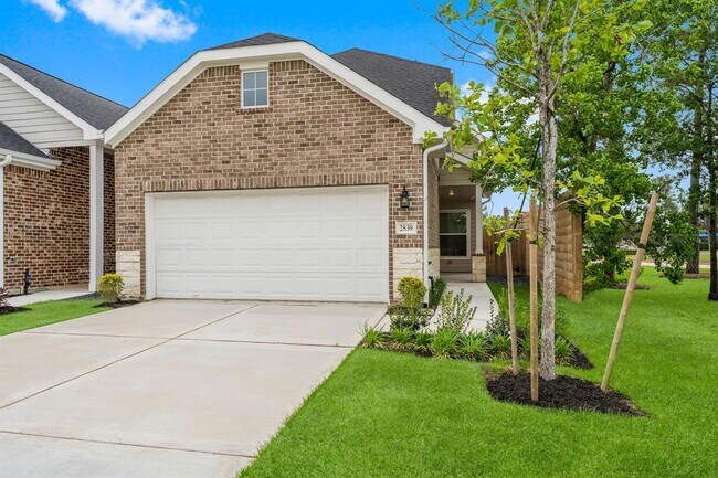 property at 2839 Legends Crest Dr