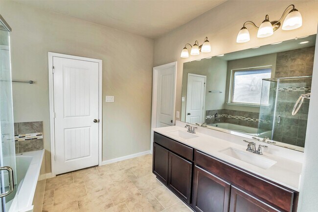 5435 Atwood Cyn Ct in Richmond, TX - Foto de edificio - Building Photo