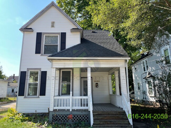 property at 1050 Thomas St SE