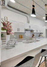 6550 Wyandotte St E in Windsor, ON - Foto de edificio - Building Photo